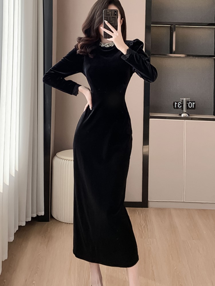 Autumn Winter Black Velvet Dresses for Women Embroidered Flares O-neck Long Sleeves High Slit Evening Party Prom Robe Mujer New