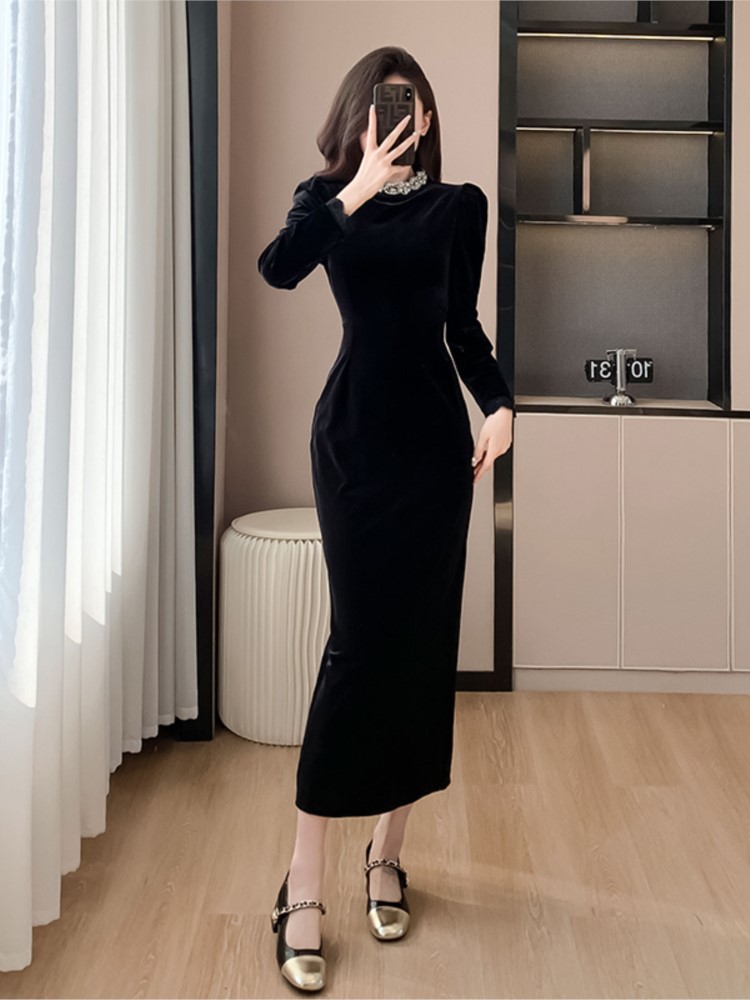 Autumn Winter Black Velvet Dresses for Women Embroidered Flares O-neck Long Sleeves High Slit Evening Party Prom Robe Mujer New