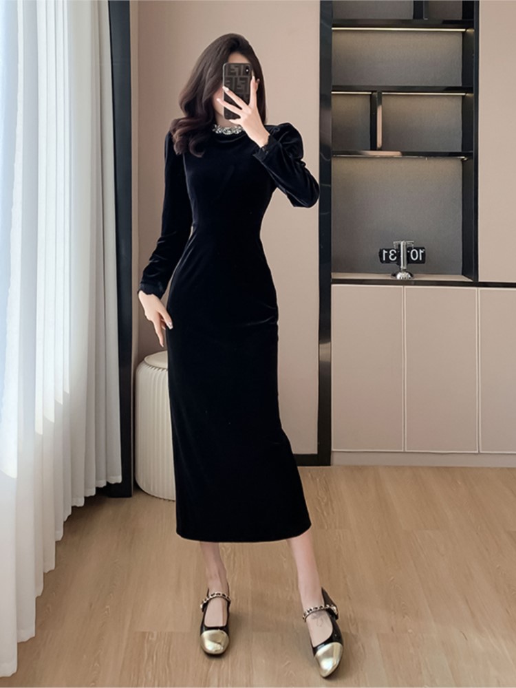 Autumn Winter Black Velvet Dresses for Women Embroidered Flares O-neck Long Sleeves High Slit Evening Party Prom Robe Mujer New